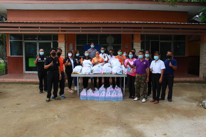 งานฝ่ายอำนวยการ สำนักปลัด มอบถุงยังชีพ ครั้งที่ 4/2564 ผู้ได้รับผลกระทบจากการแพร่ระบาดของโรคติดเชื้อโควิด-19